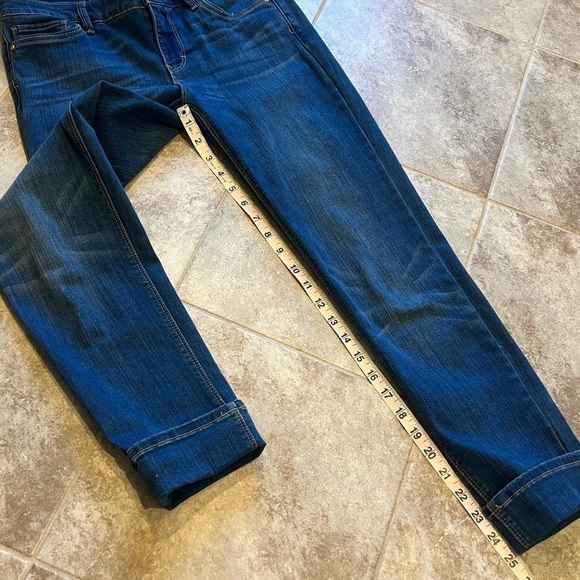 WHBM Slim Crop Mid Rise Cuffed Skinny Jeans Medium Wash Size 2 Denim Blue - Picture 7 of 11